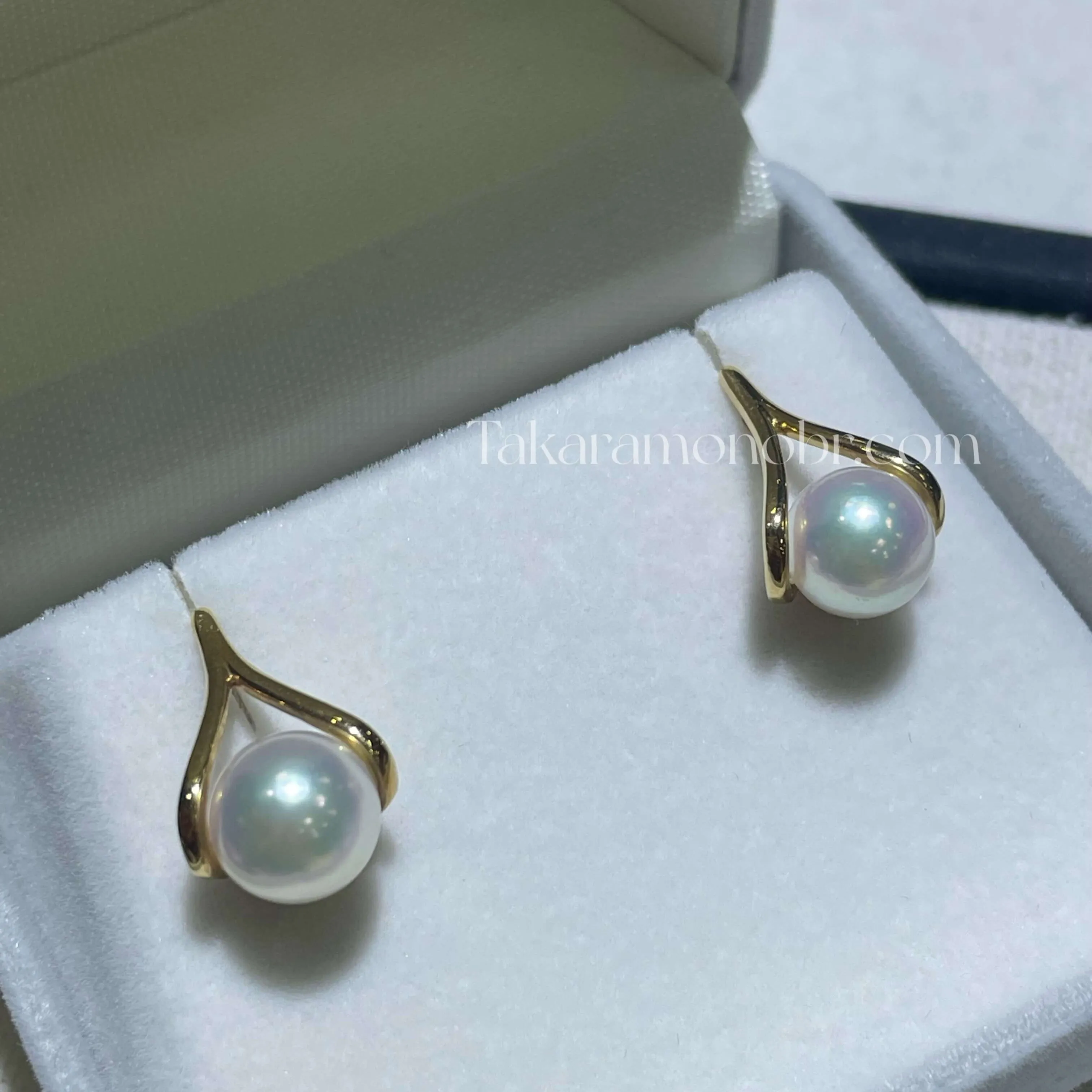 18KT Yellow Gold 8-8.5 mm White Akoya Pearl Crossover Cage Earrings