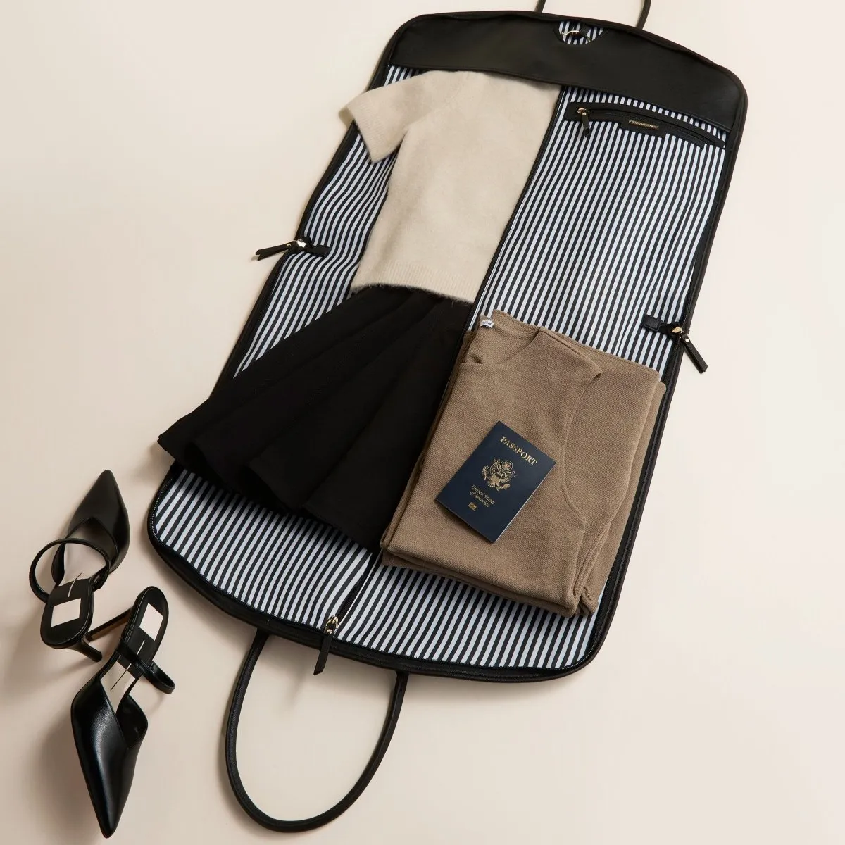 Bon Voyage Garment Bag - Black