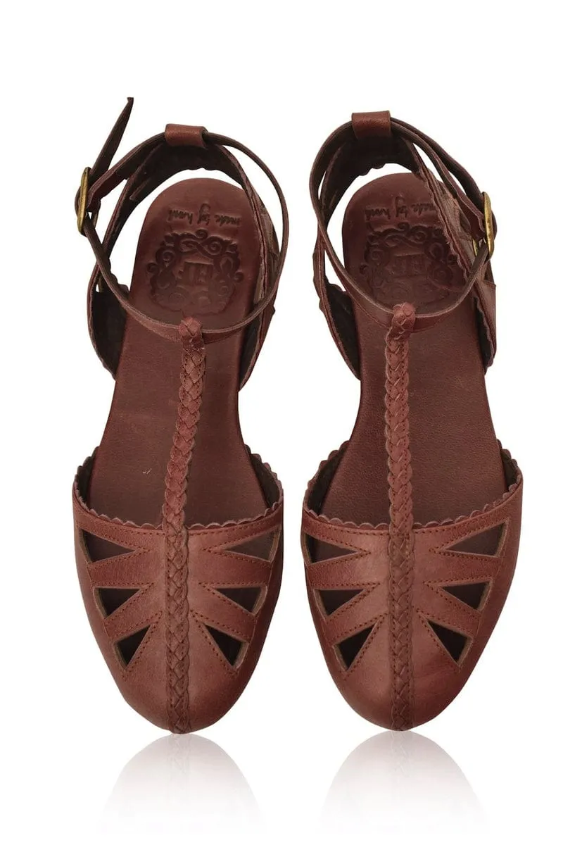 Bounty T-strap Leather Sandals in Vintage Brown