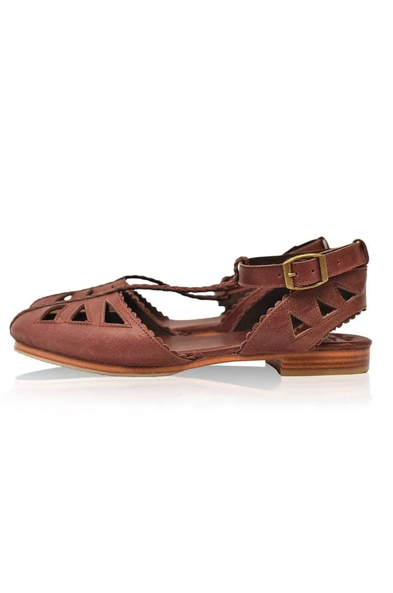 Bounty T-strap Leather Sandals in Vintage Brown