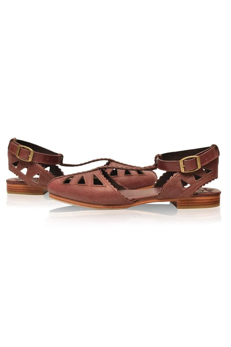 Bounty T-strap Leather Sandals in Vintage Brown