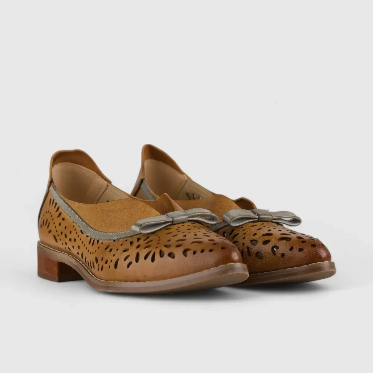 Bulbul Leather Low Heel Pump Tan/Grey 4788-01