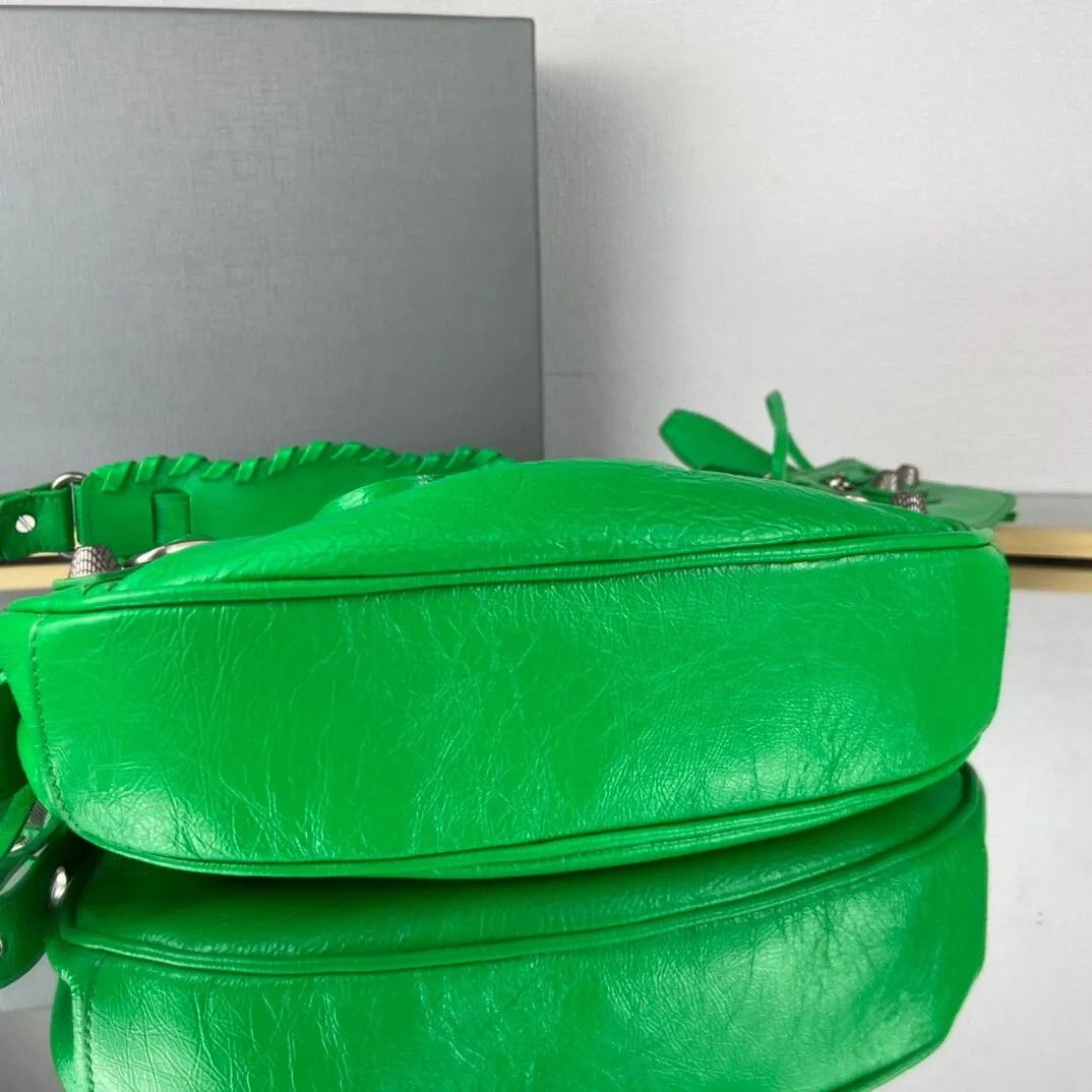Classic Caviar Leather Double Flap Messenger Bag