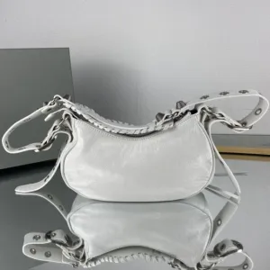 Classic Caviar Leather Double Flap Messenger Bag