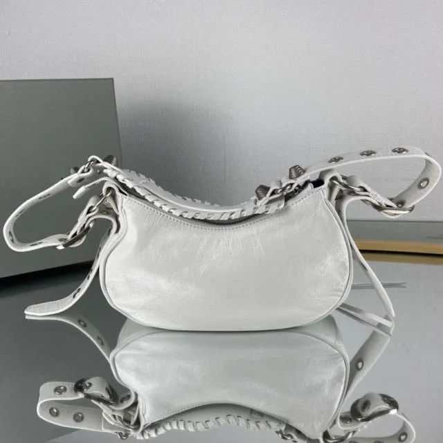 Classic Caviar Leather Double Flap Messenger Bag