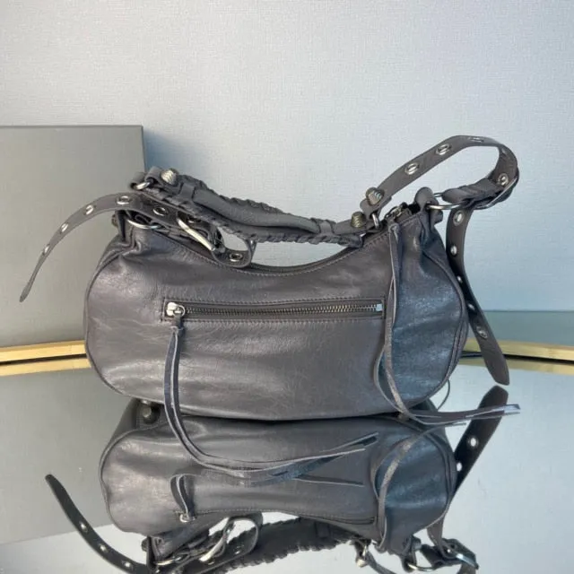 Classic Caviar Leather Double Flap Messenger Bag