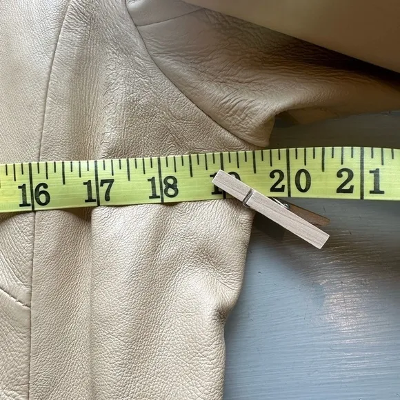 Clio tan leather size 12 jacket