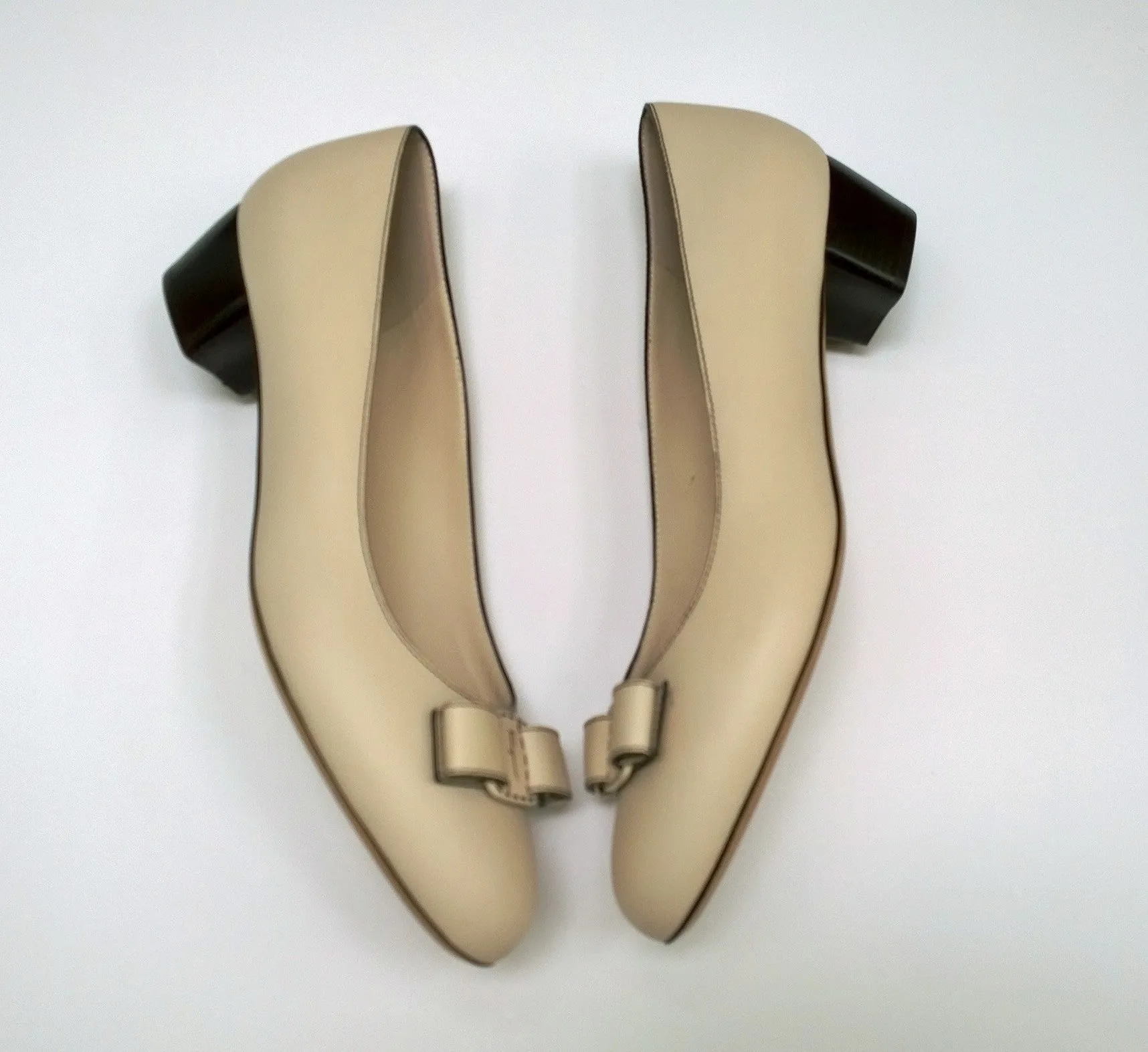 Ferragamo Vara Block Heels Bow Pumps New in Box Bone Leather C Width