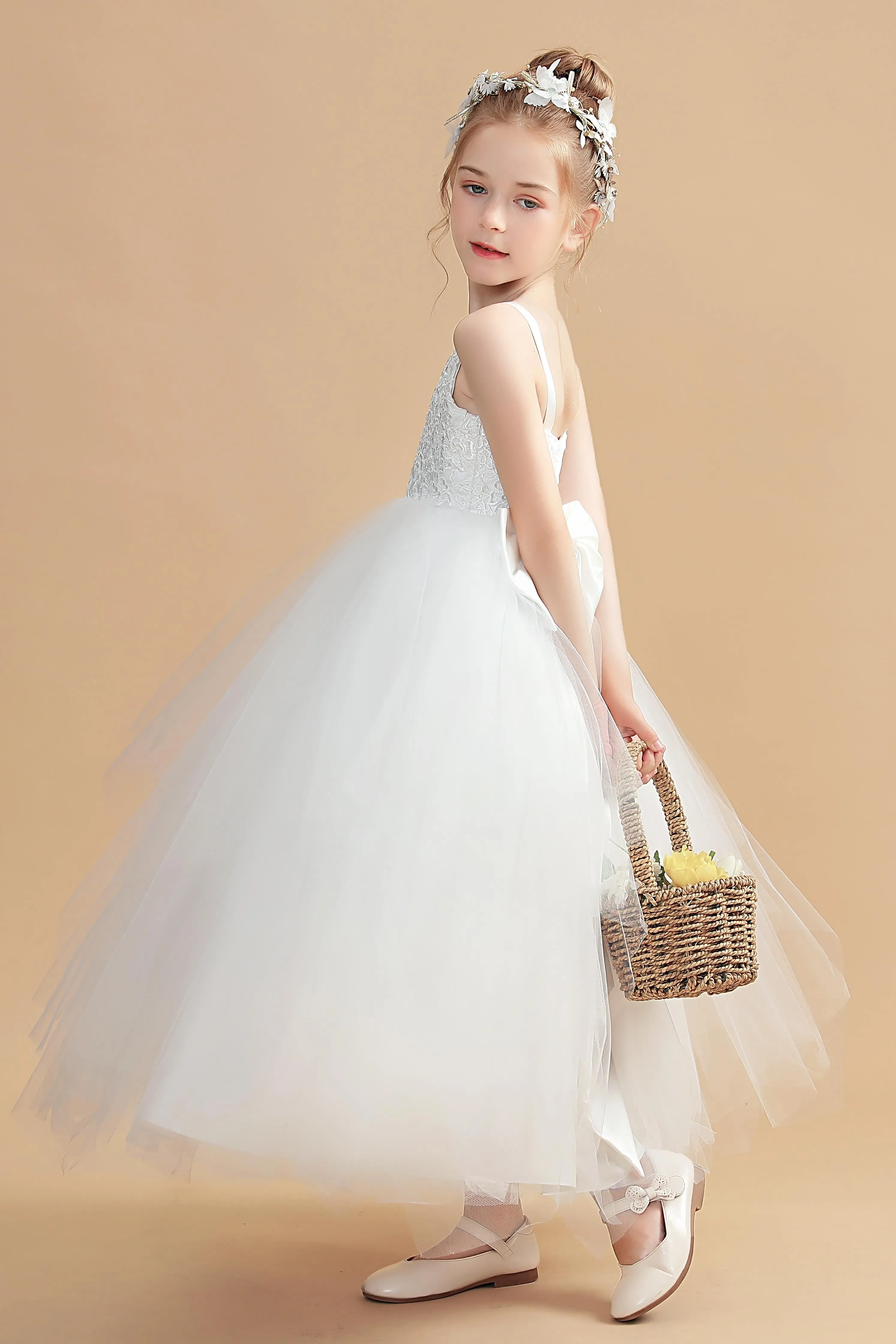 Ivory Straps Round Neck Flower Girl Dresses With Lace Appliques