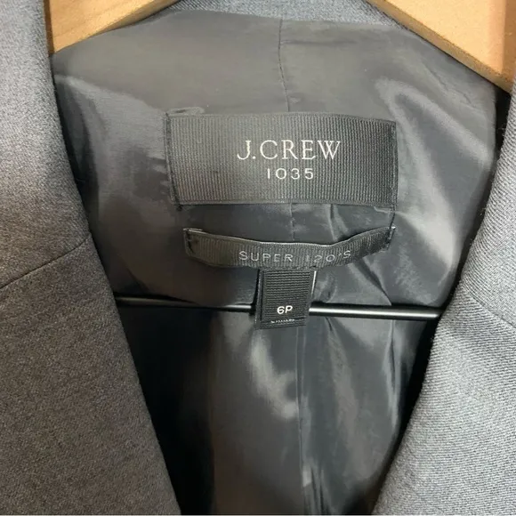 J crew Super 120s Double Button Size 6P