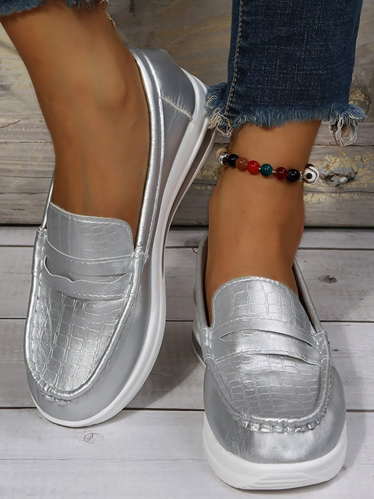 Lightweight Crocodile Print Colorblock Shoes