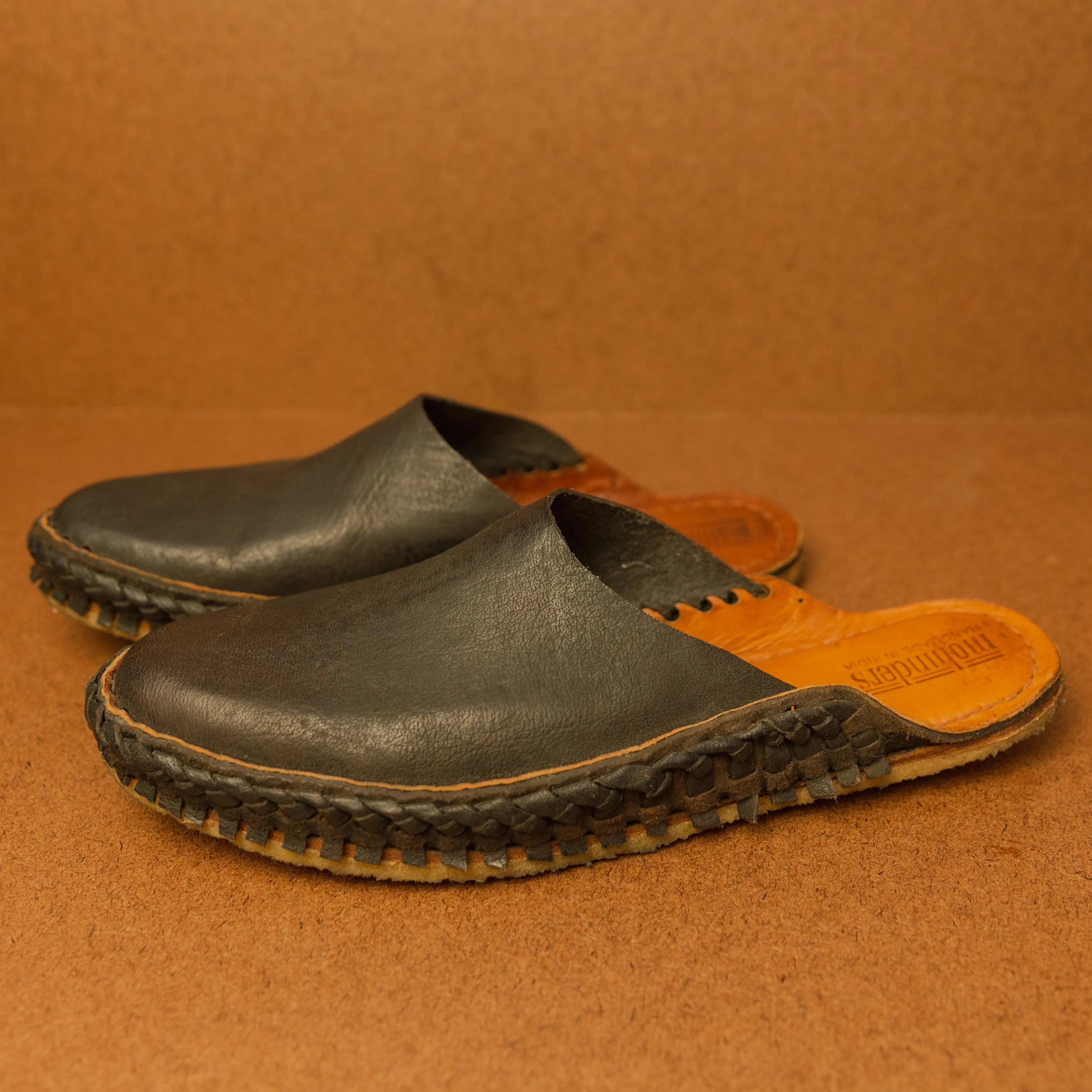 Mohinders Women's Heritage Solid Slides in Charcoal