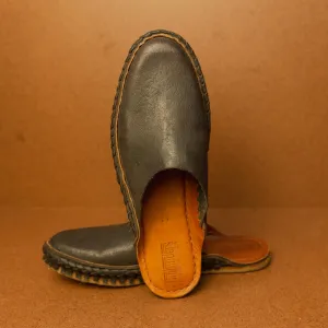 Mohinders Women's Heritage Solid Slides in Charcoal