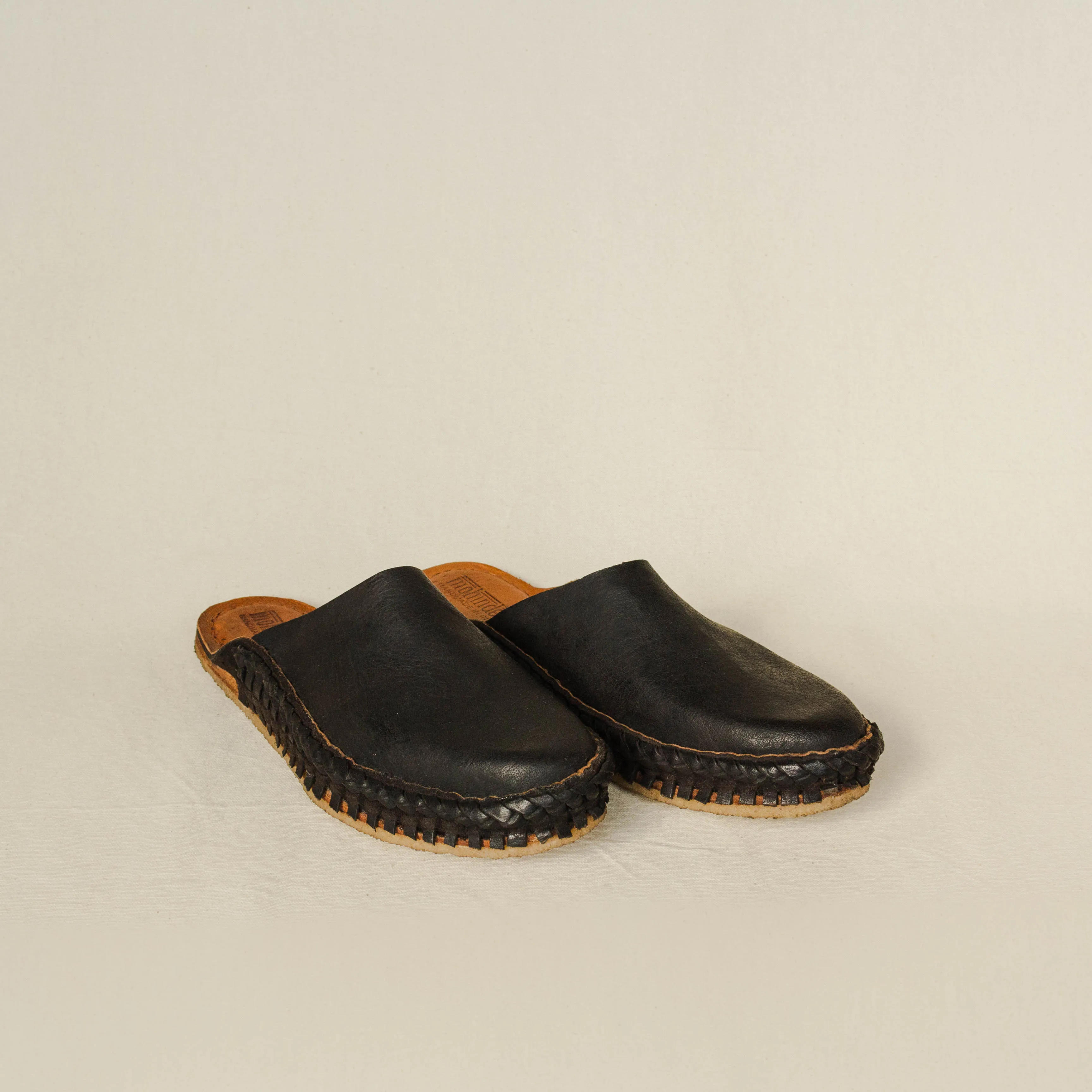 Mohinders Women's Heritage Solid Slides in Charcoal