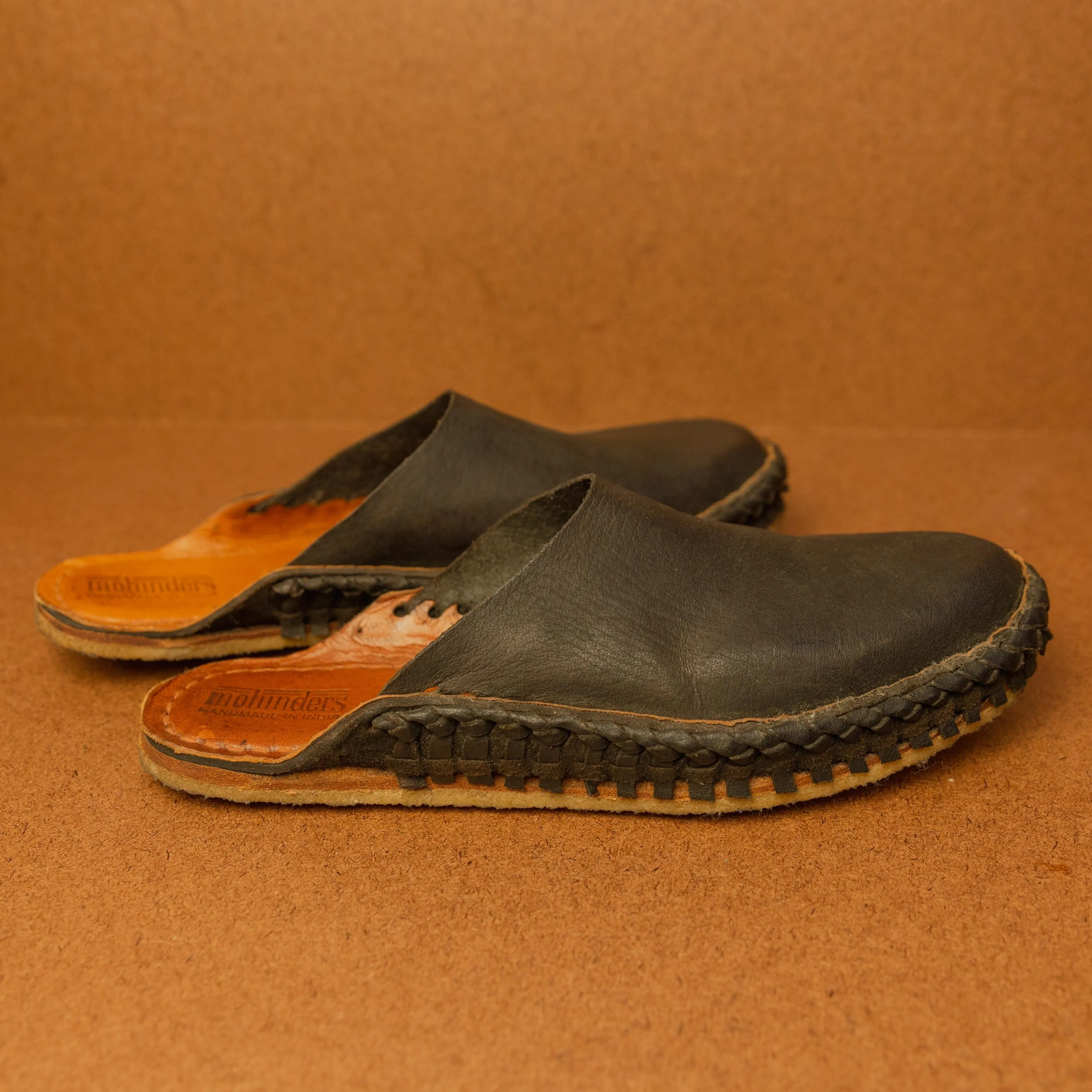 Mohinders Women's Heritage Solid Slides in Charcoal