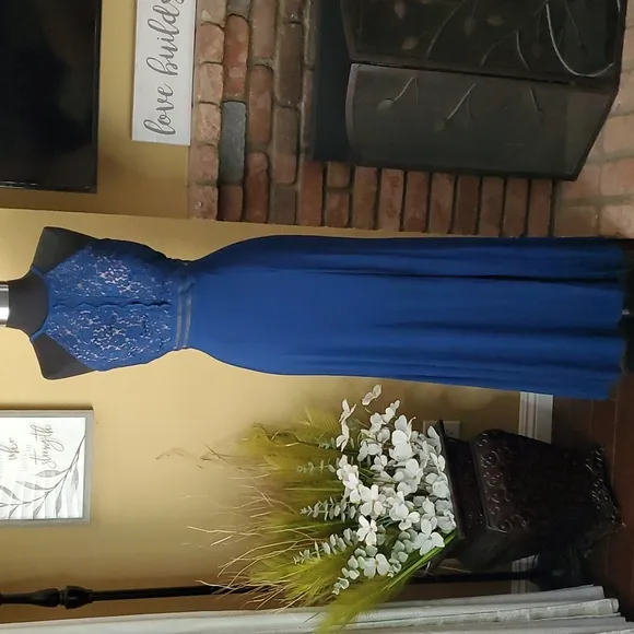 Morgan &amp; Co. Teal Sequin Floral Lace Women's Formal Dress JUNIORS SIZE: 5/6