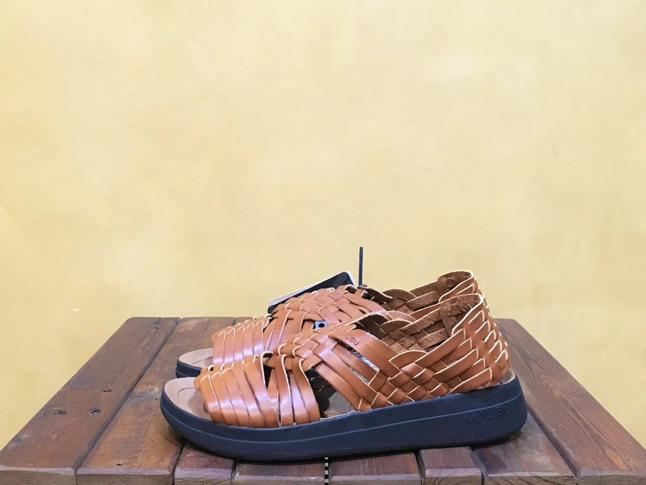 MS010003  Malibu Sandals Canyon Whiskey/Black