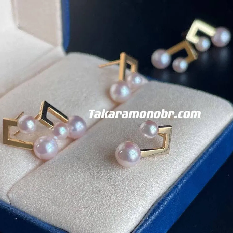 Music Note Cultured Saltwater White Akoya Pearl Stud Earrings Mounted on 18K Gold