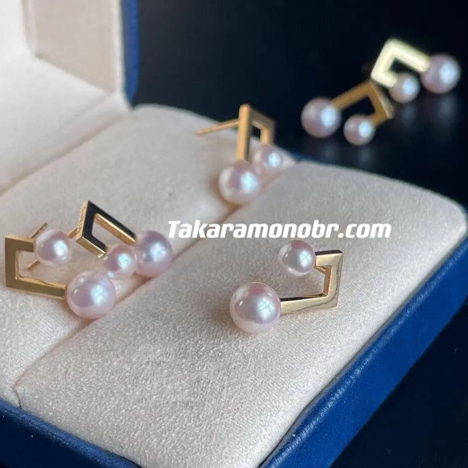 Music Note Cultured Saltwater White Akoya Pearl Stud Earrings Mounted on 18K Gold