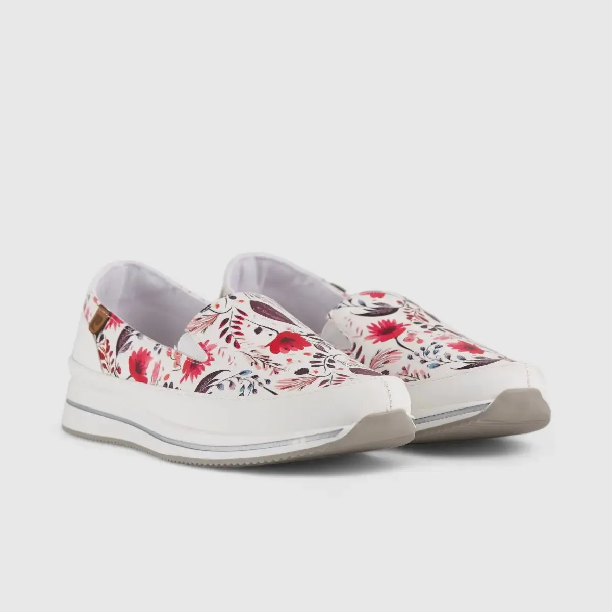 PC Comfort A Cut Pump White Floral 10596