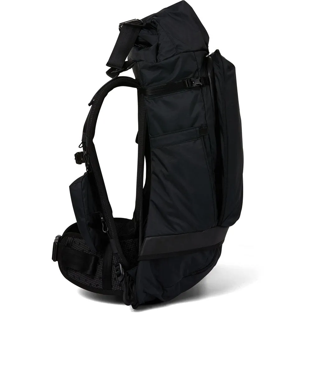 pinqponq Komut Large Rucksack aus recyceltem Nylon