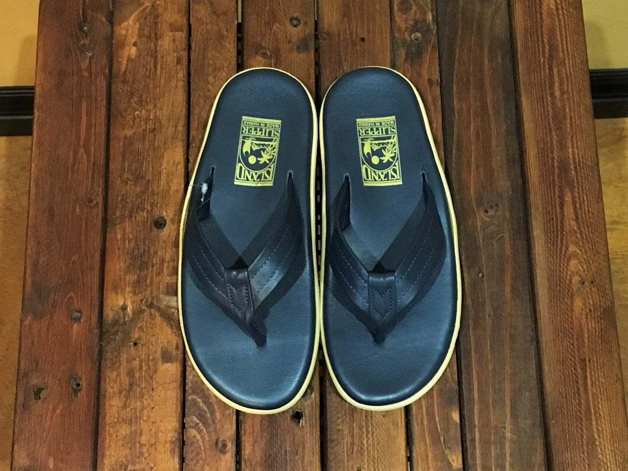 PT202 Island Slipper Classic Thong Navy