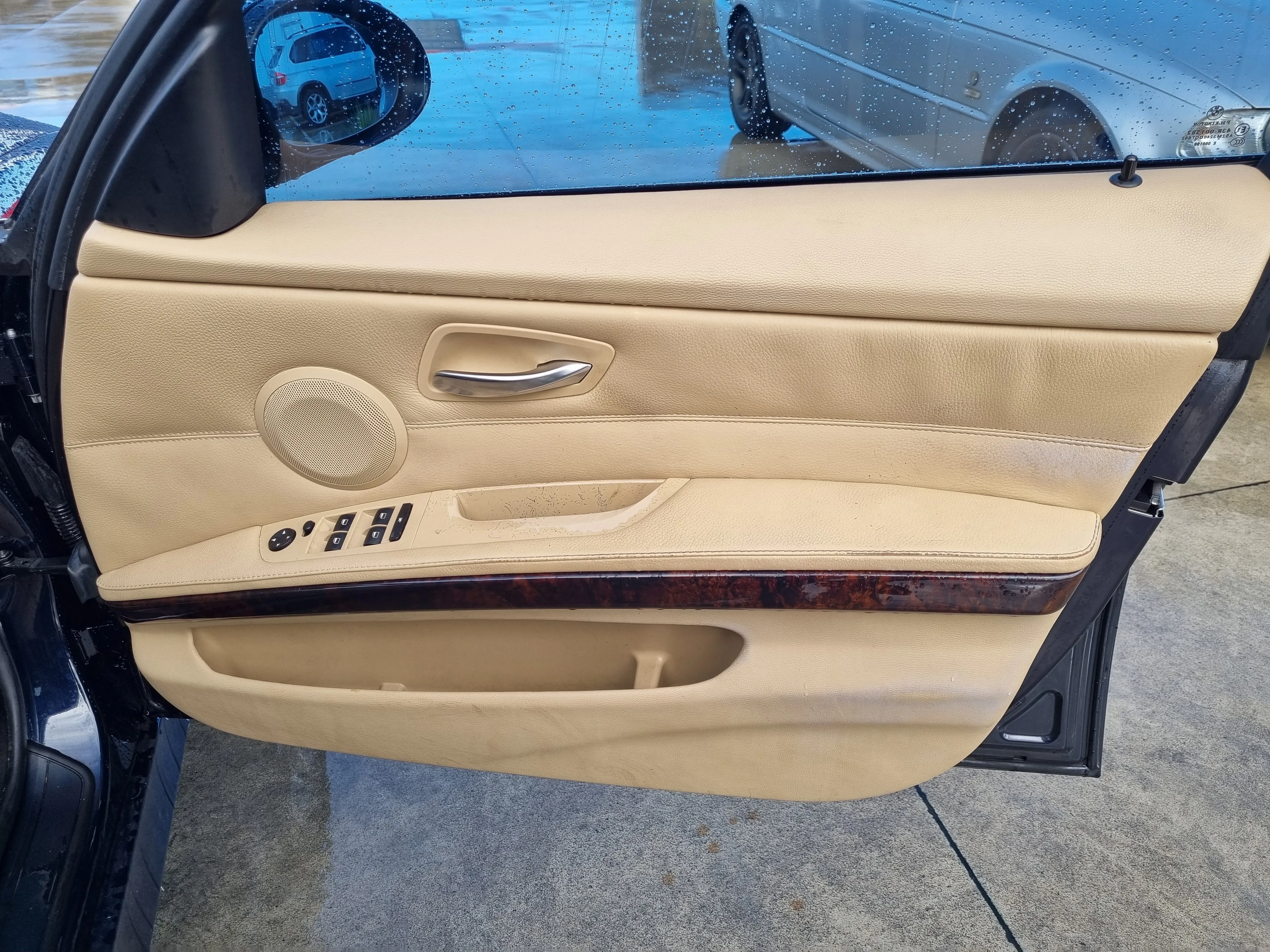 S2981 3' E90 Sedan 325i N52 AUTO 2007/02