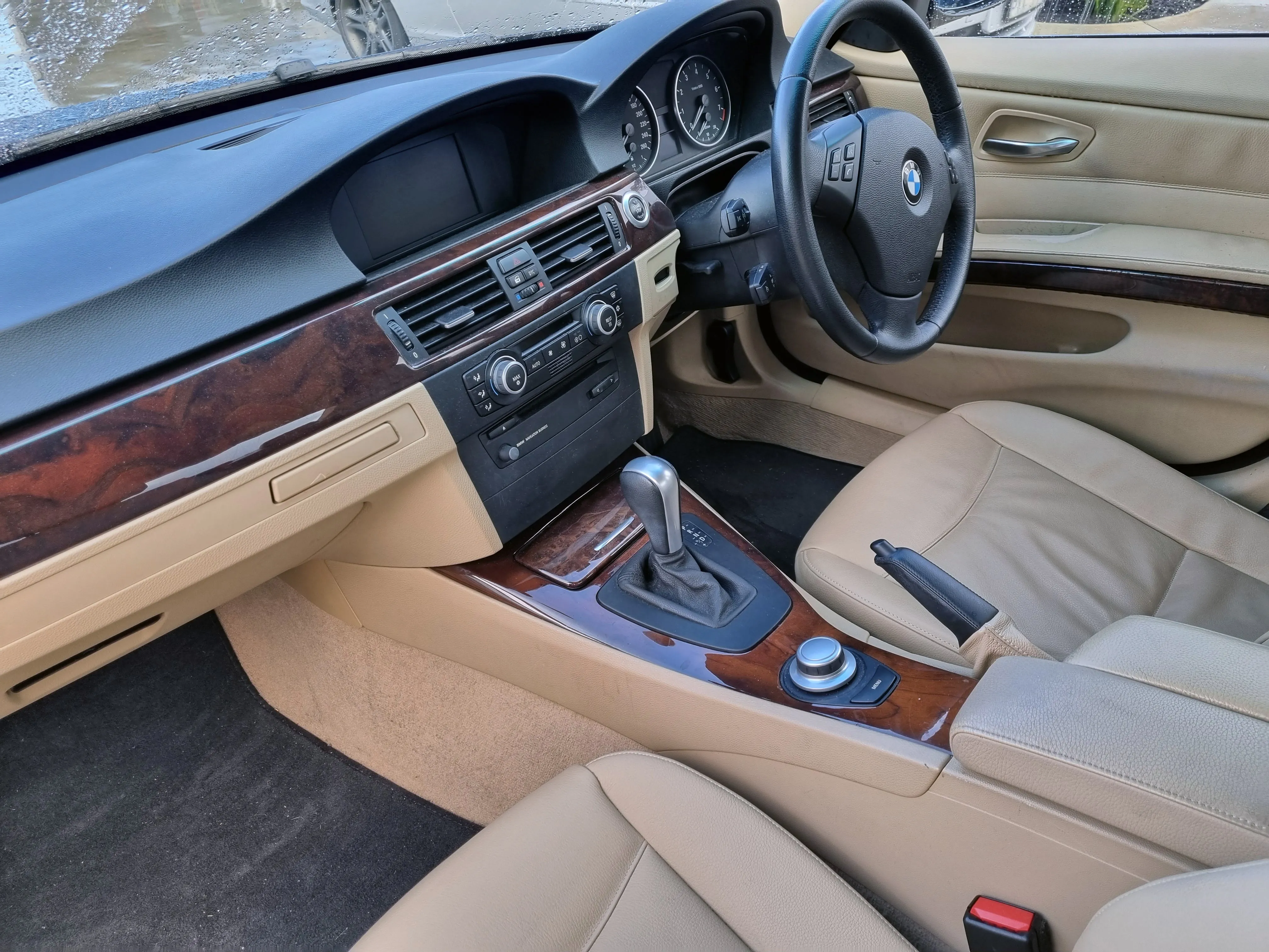 S2981 3' E90 Sedan 325i N52 AUTO 2007/02