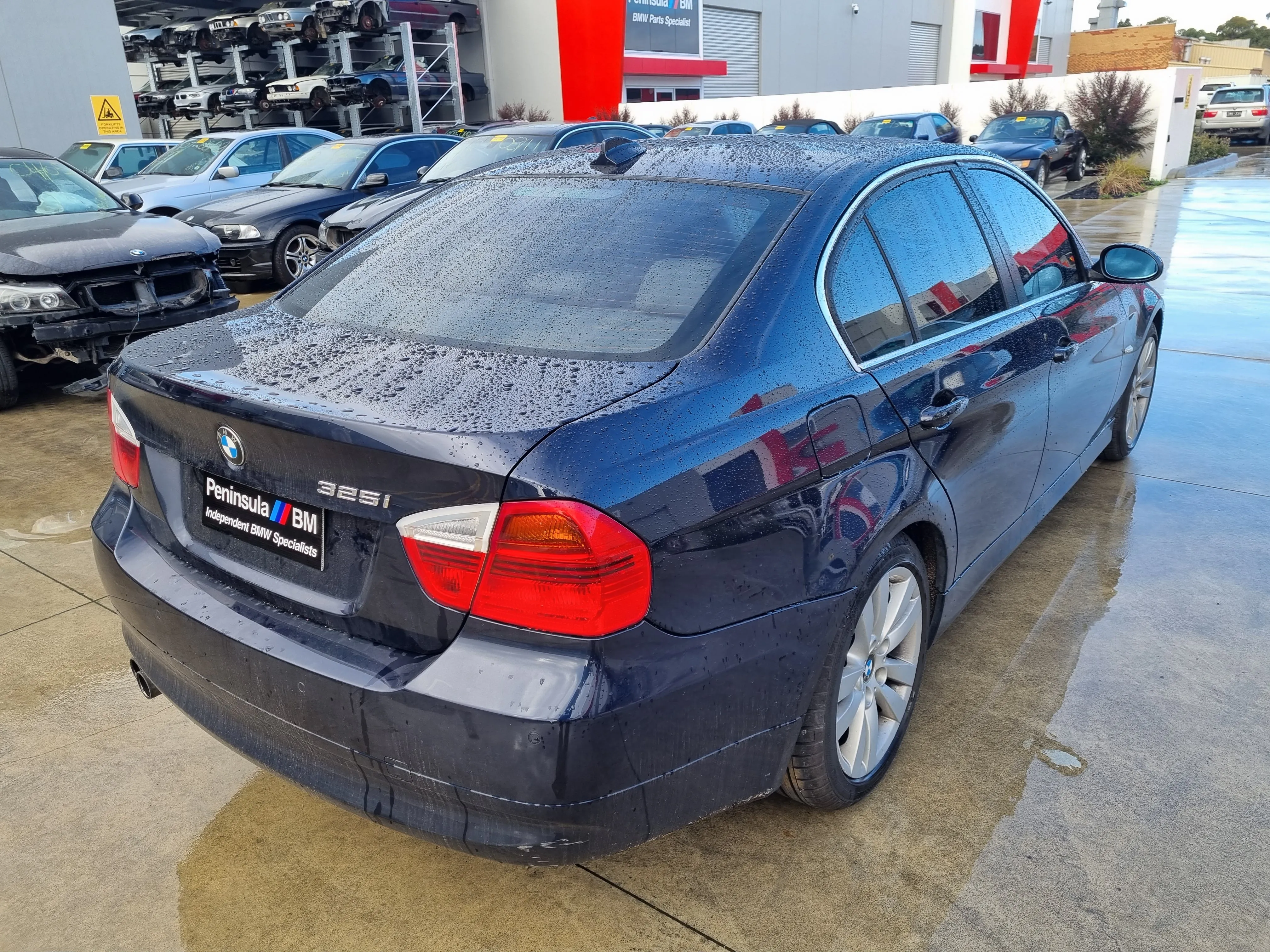 S2981 3' E90 Sedan 325i N52 AUTO 2007/02