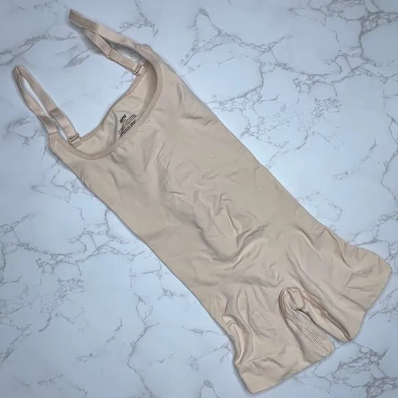 Skims NEW Shapewear Womans sz S Open Bust Shortie Bodysuit Sand Nude Sculpt NWOT