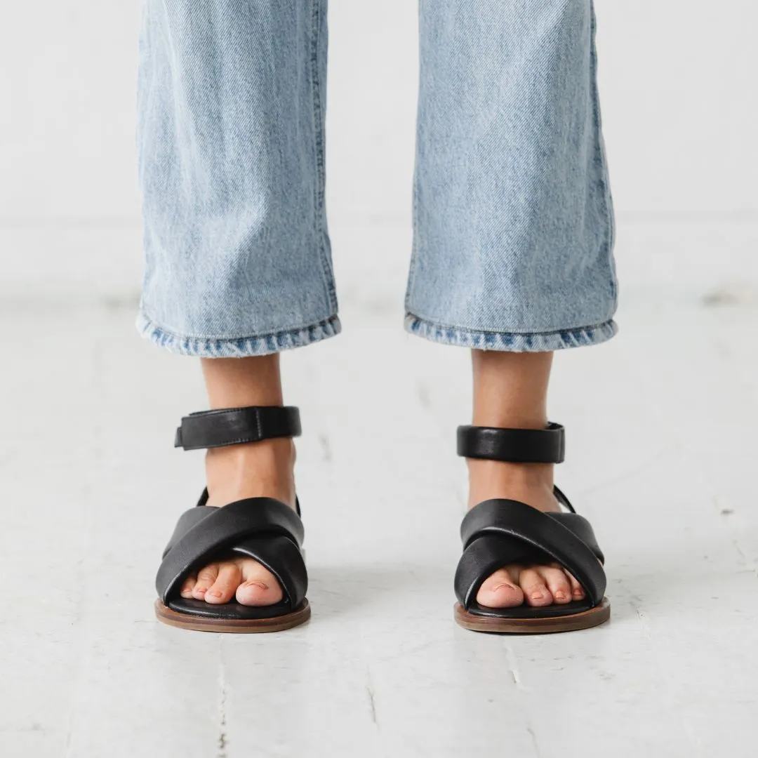 The Comfort Sandal [Black]