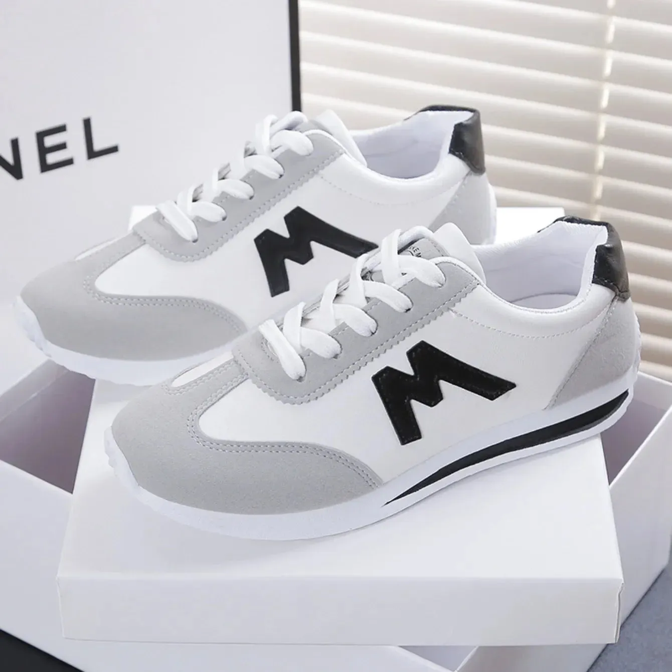 Women Designer Sneakers Round Head Deep Mouth Light Sneakers Versatile Breathable Cross Lace Casual Sneakers Zapatos De Mujer