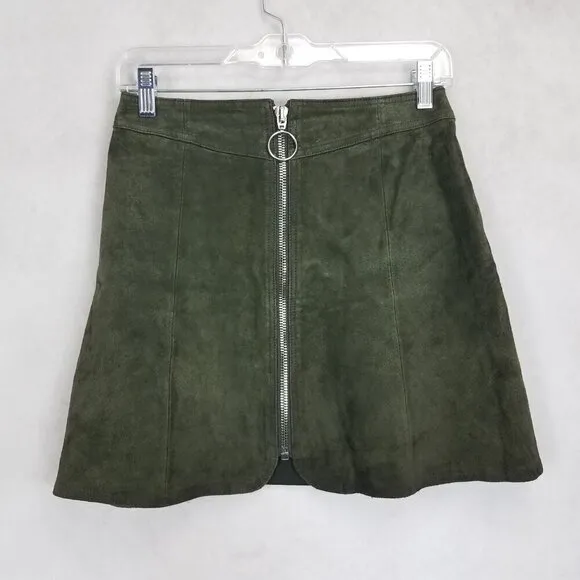 ZARA Woman Size XS Zipper front Genuine Suede Leather Mini Skirt in Green