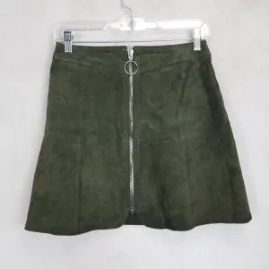ZARA Woman Size XS Zipper front Genuine Suede Leather Mini Skirt in Green